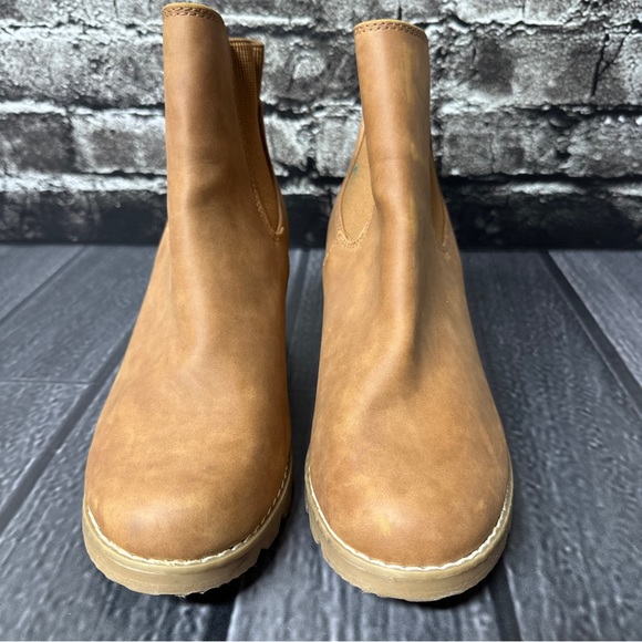 Universal Thread Linda Wedge Cognac size 7.5 Suede Wedge Tan Slip On - Picture 5 of 10